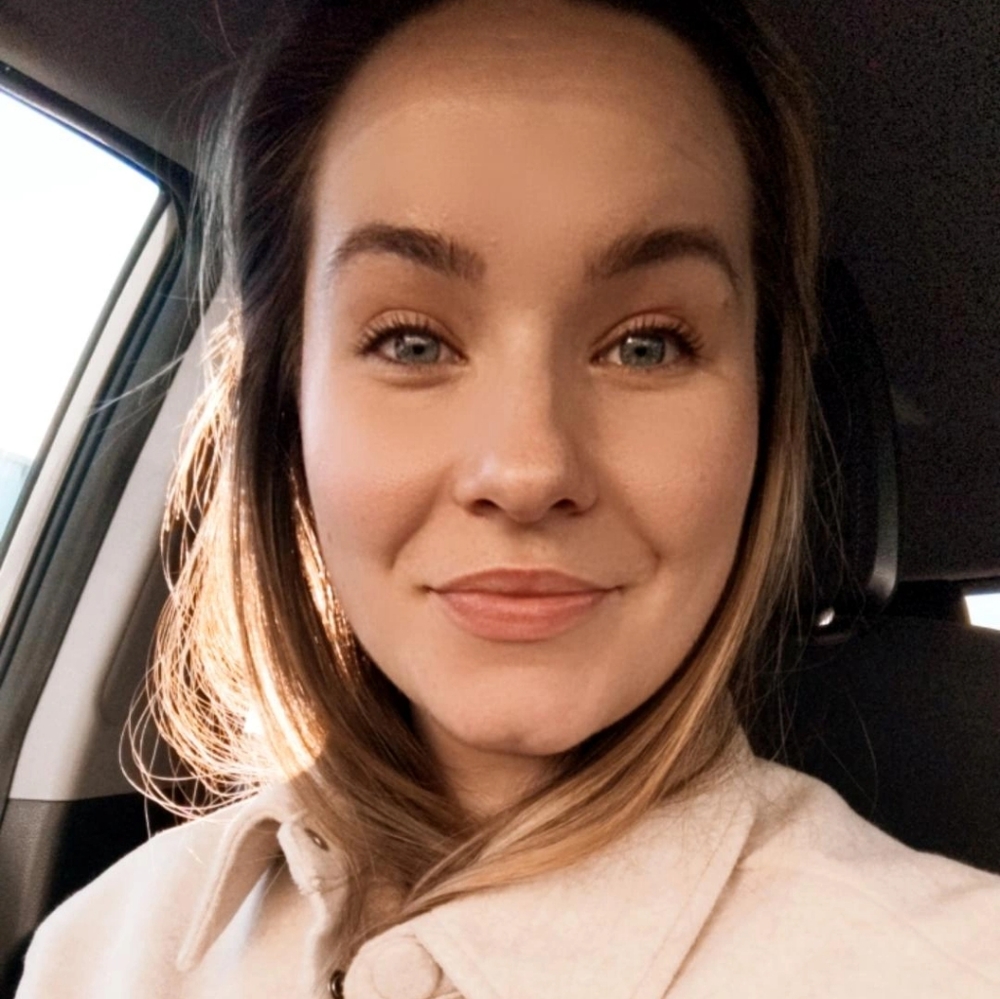Meet your Posher, Danielle